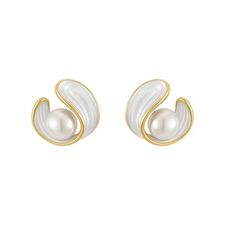 Luxury  with White Opal and Pearls in Gold