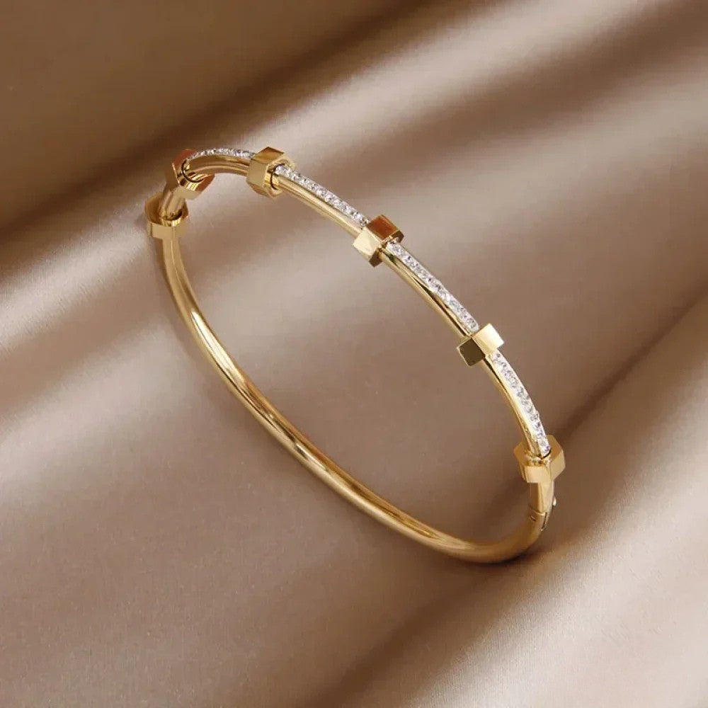 Elegant Bright Golden Bracelet