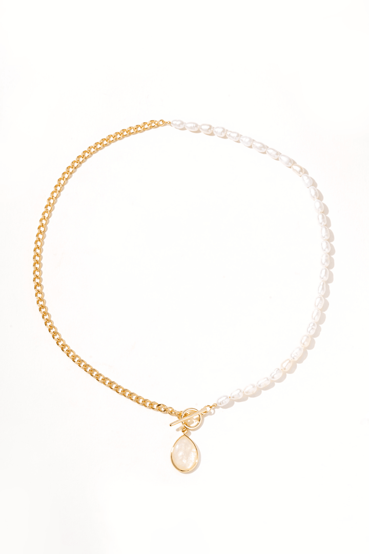 Amalthea Mother of Pearl Pendant Neckalce