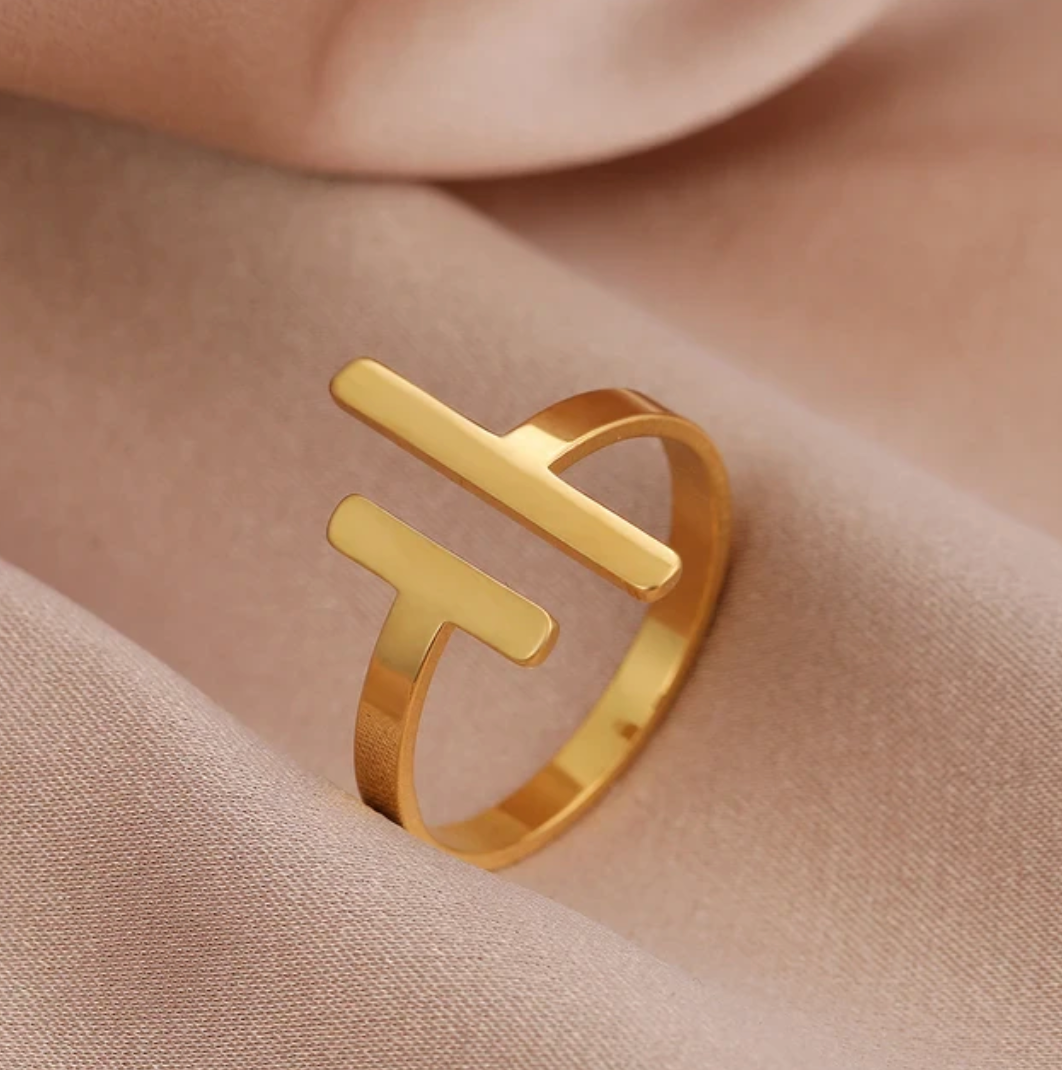 Elegant Ring in 18K Gold Plating