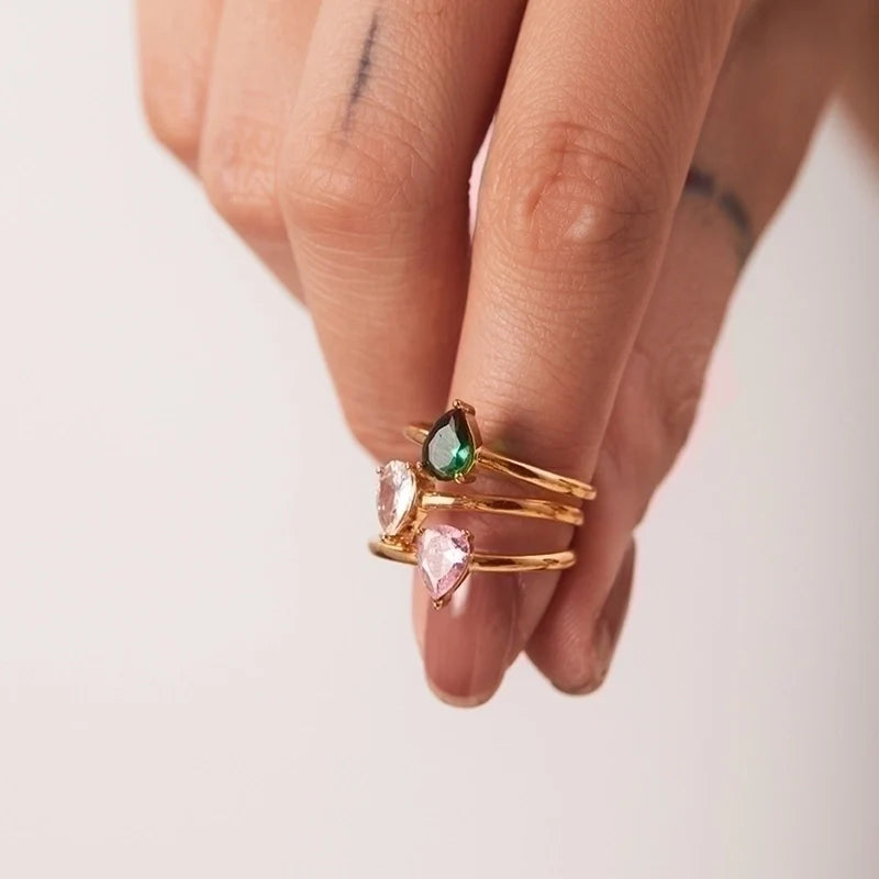 Elegant lady ring