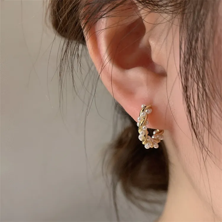 Elegant Rounded Inlaid Pearl