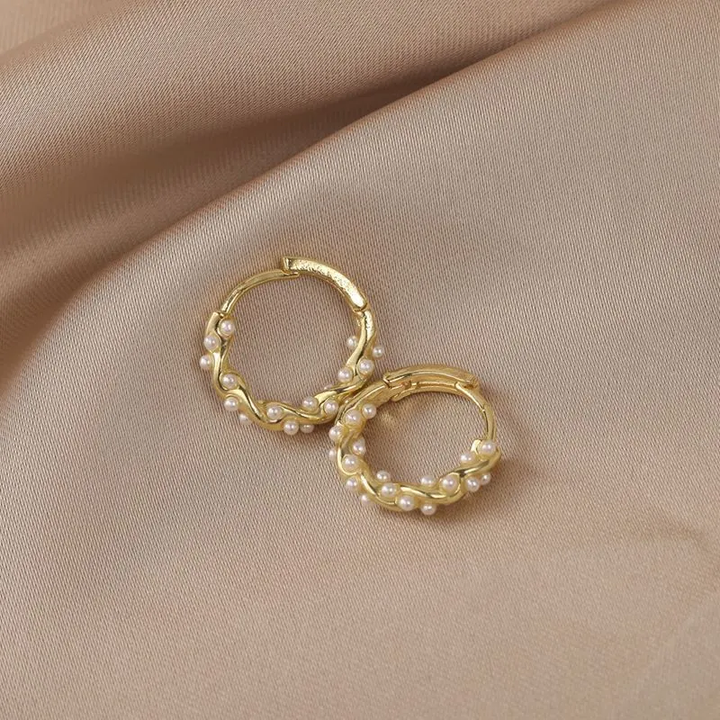 Elegant Rounded Inlaid Pearl